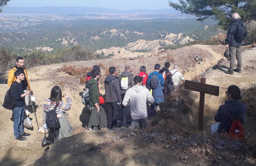  Turist Rehberleri 105. Yılda Arıburnu Cephesini Adımladı 