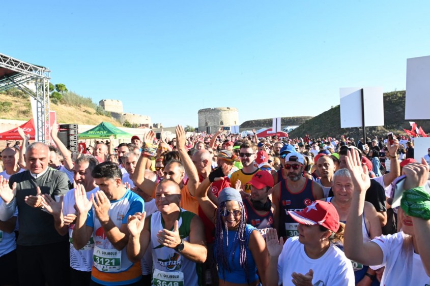  Yüzlerce Kişi “Gelibolu Maratonu”nda Koştu 