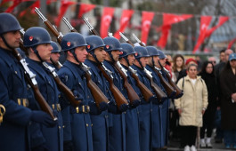 18 Mart'ta İlk Tören Cumhuriyet Meydanı'nda Gerçekleştirildi